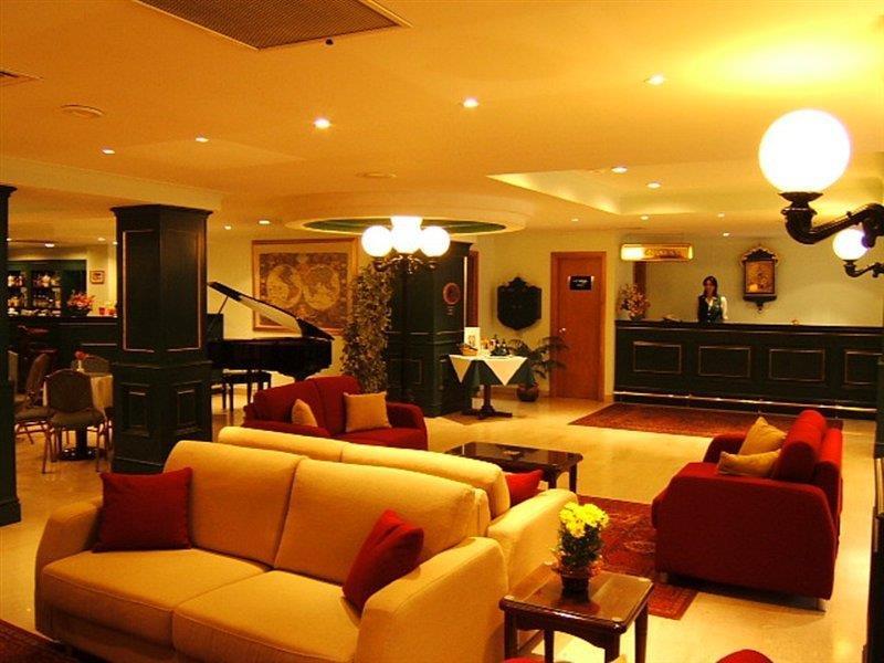 The Crown Hotel Buġibba Exteriér fotografie